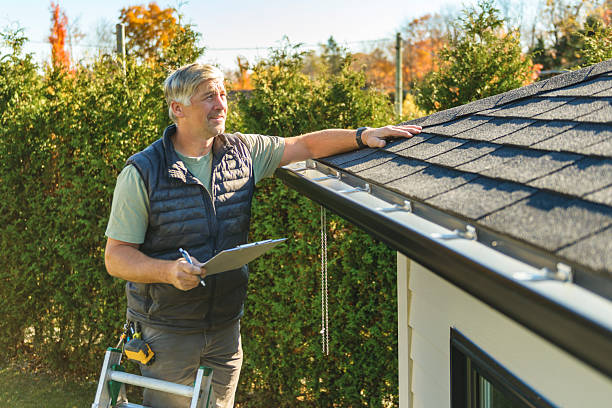 Professional Roofing technician working in Wadmalaw Island, SC